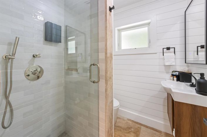 Image No.21-2 Bed Property for sale