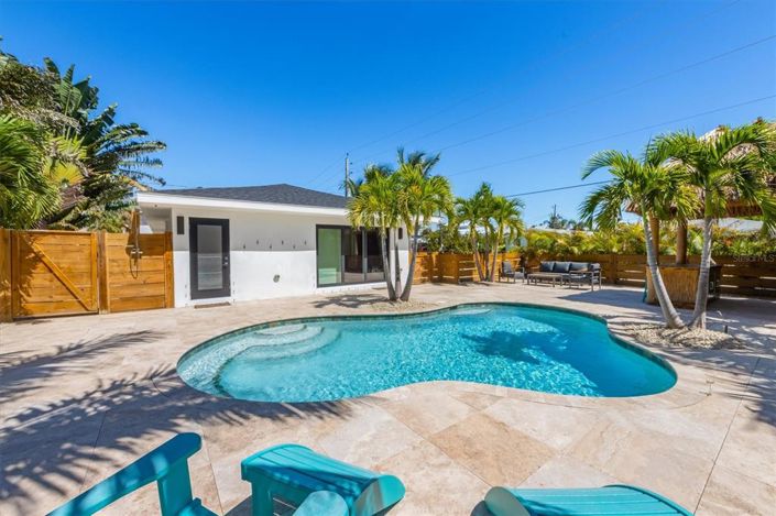 Image No.27-2 Bed Property for sale