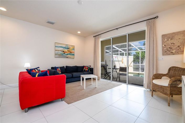 Image No.21-3 Bed Townhouse for sale