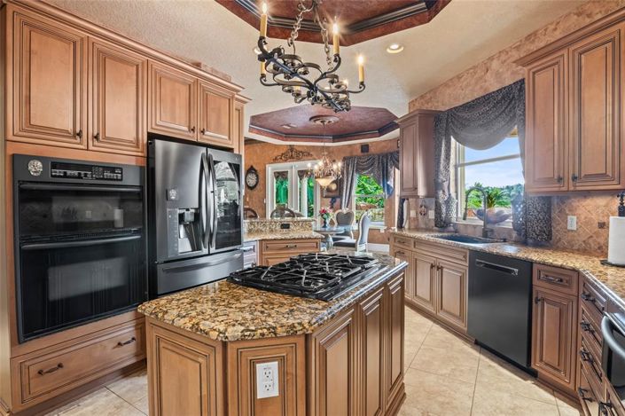 Image No.13-5 Bed Property for sale