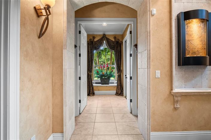 Image No.17-5 Bed Property for sale