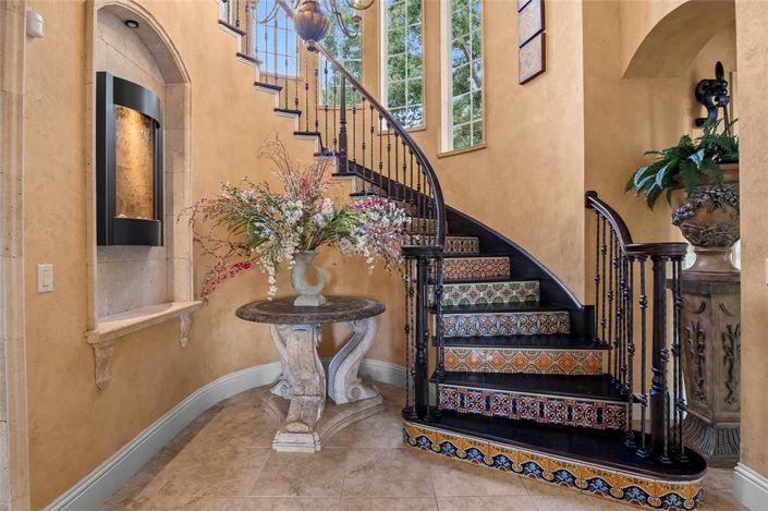 Image No.24-5 Bed Property for sale