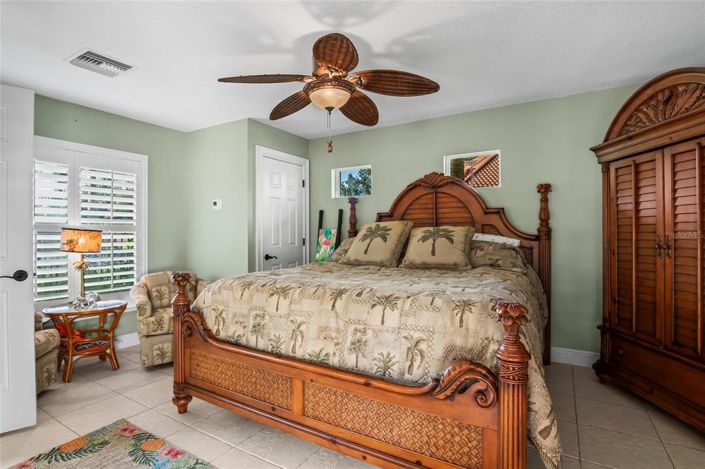 Image No.33-5 Bed Property for sale