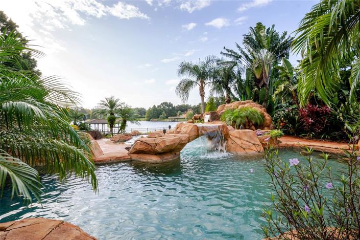 Image No.38-5 Bed Property for sale