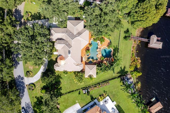 Image No.60-5 Bed Property for sale