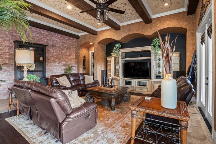 Image No.7-5 Bed Property for sale