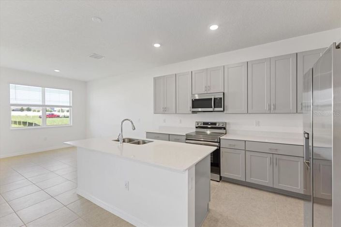 Image No.3-3 Bed Property for sale