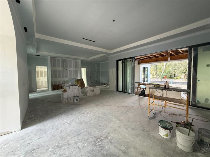 Image No.11-5 Bed Property for sale