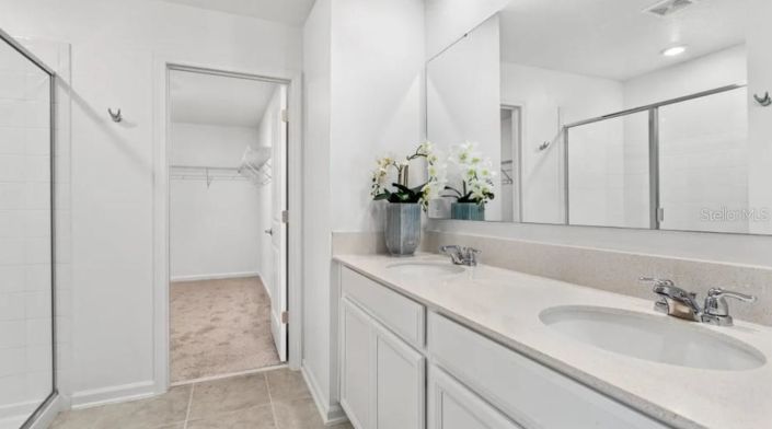 Image No.10-4 Bed Property for sale