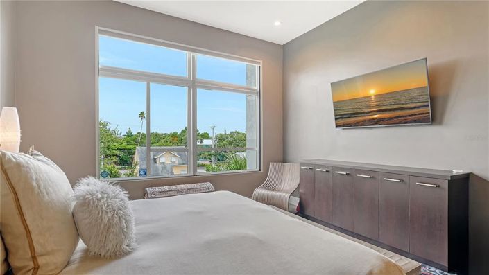 Image No.21-3 Bed Property for sale