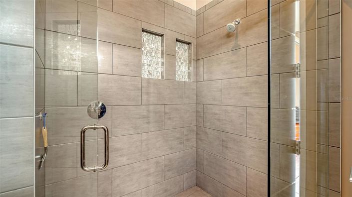 Image No.26-3 Bed Property for sale