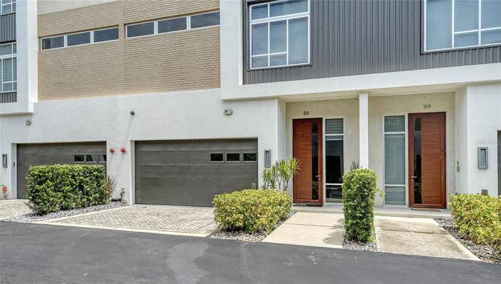 Image No.3-3 Bed Property for sale