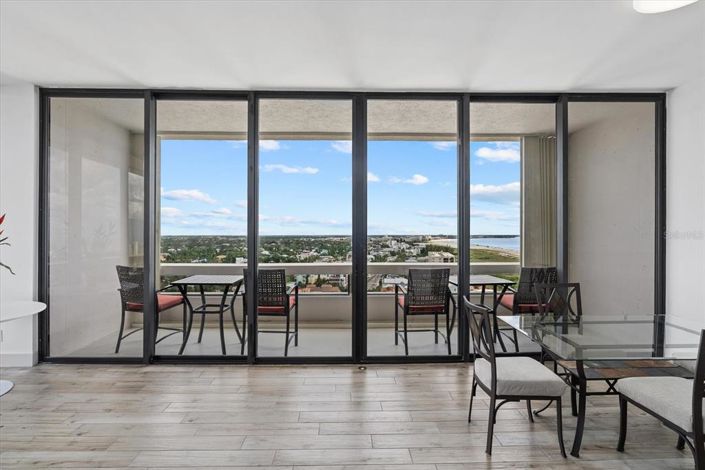 Image No.10-2 Bed Property for sale