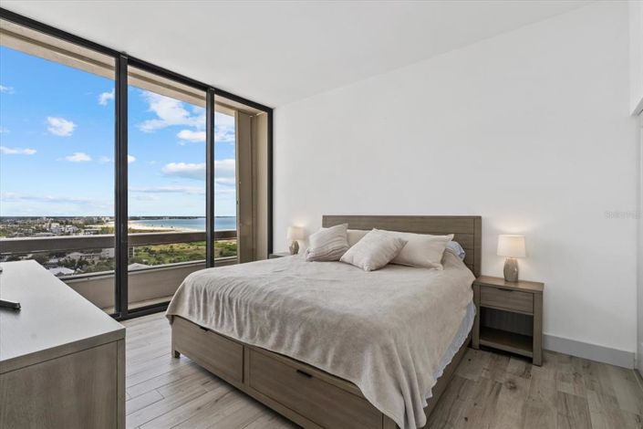 Image No.18-2 Bed Property for sale