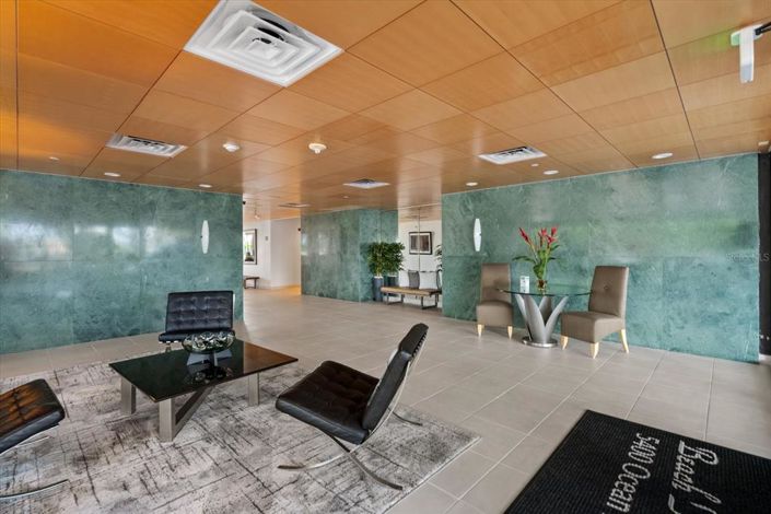 Image No.25-2 Bed Property for sale