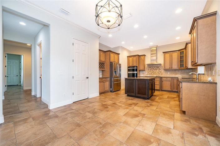 Image No.16-4 Bed Property for sale