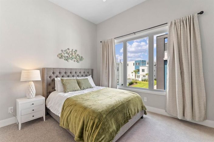 Image No.12-5 Bed Property for sale