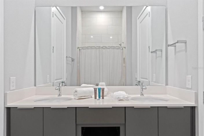 Image No.18-5 Bed Property for sale