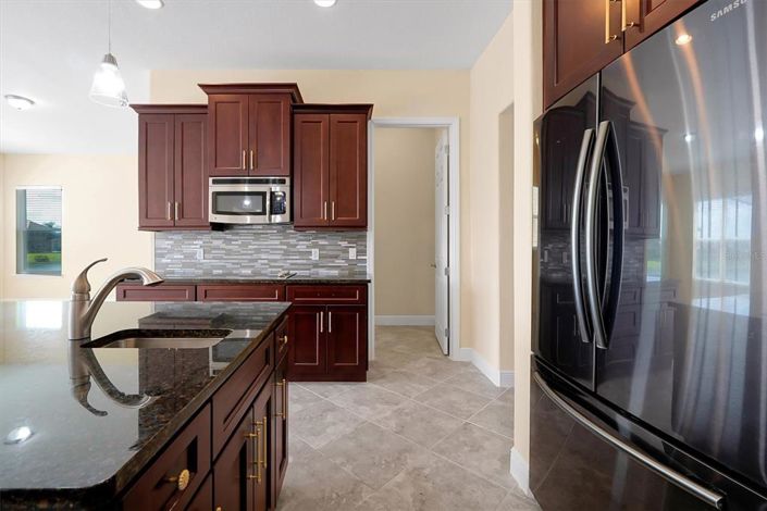 Image No.19-5 Bed Property for sale