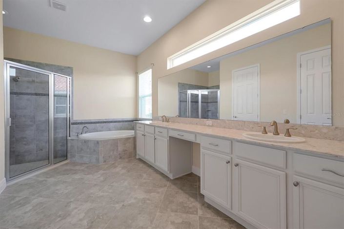 Image No.27-5 Bed Property for sale