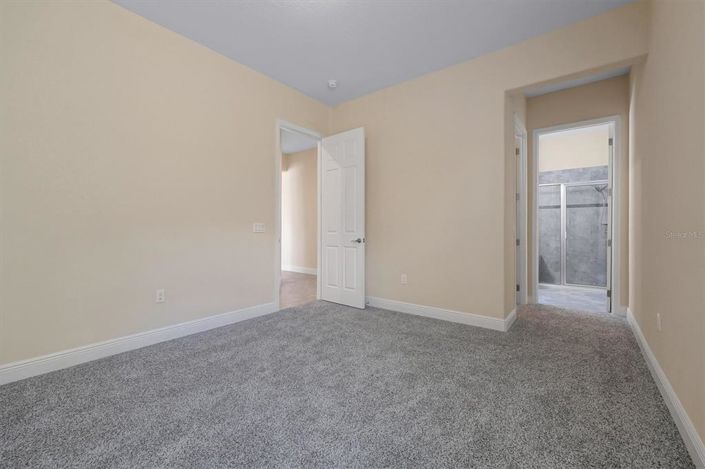 Image No.33-5 Bed Property for sale