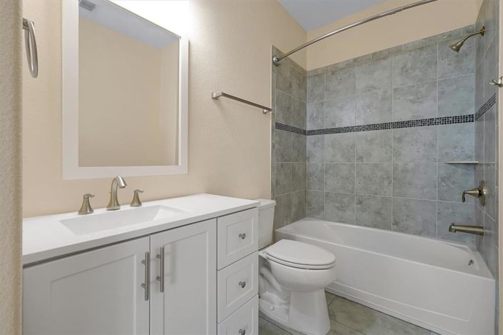 Image No.38-5 Bed Property for sale