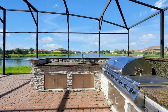 Image No.44-5 Bed Property for sale