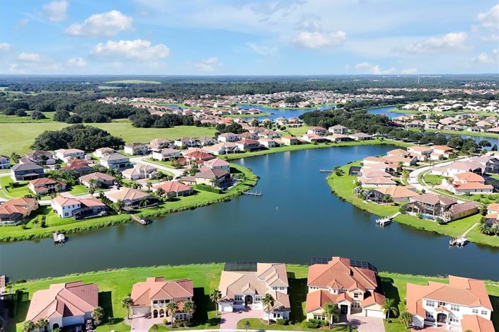 Image No.51-5 Bed Property for sale