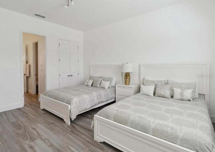 Image No.11-4 Bed Property for sale