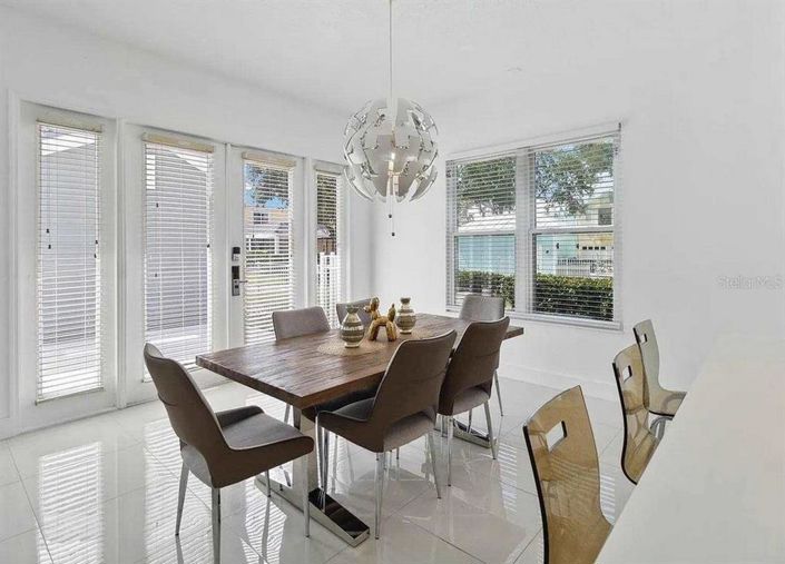 Image No.18-4 Bed Property for sale