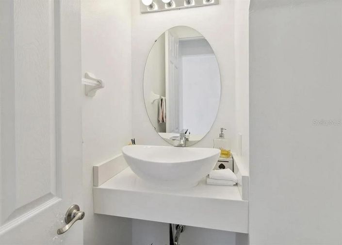 Image No.20-4 Bed Property for sale