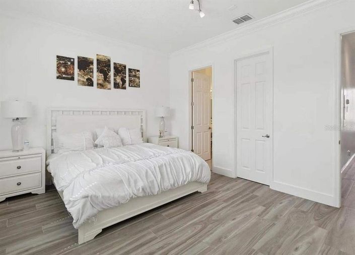 Image No.9-4 Bed Property for sale