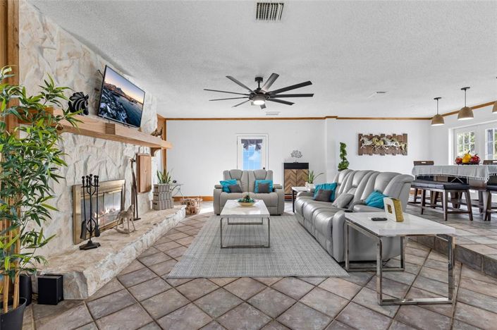 Image No.10-5 Bed Property for sale