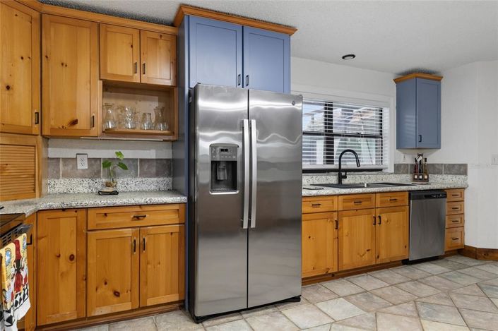 Image No.17-5 Bed Property for sale