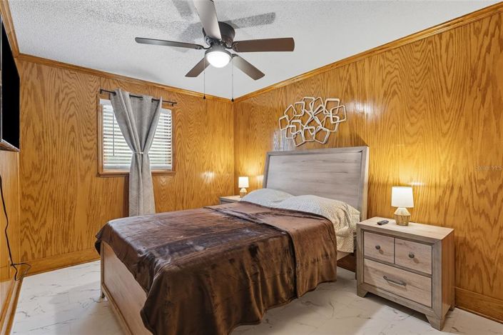 Image No.24-5 Bed Property for sale