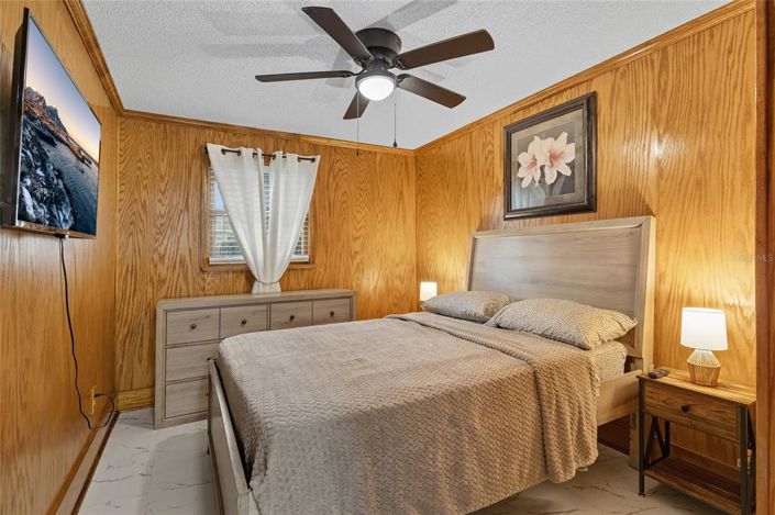 Image No.27-5 Bed Property for sale