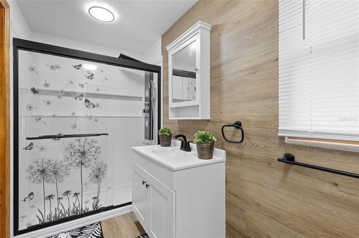 Image No.30-5 Bed Property for sale