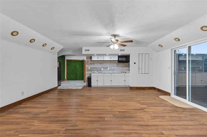 Image No.32-5 Bed Property for sale