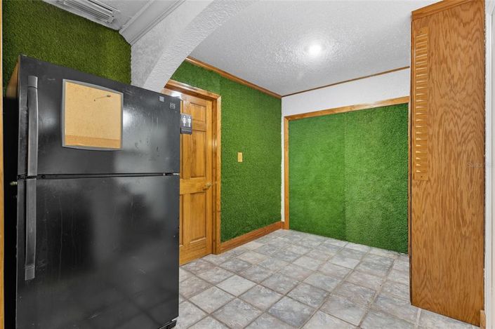 Image No.35-5 Bed Property for sale