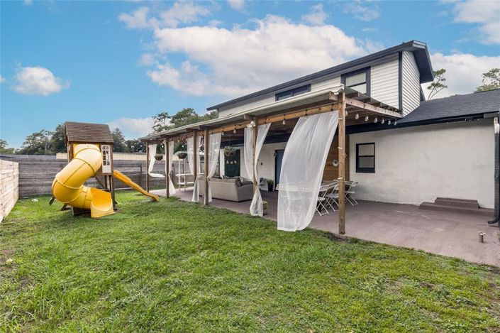 Image No.42-5 Bed Property for sale