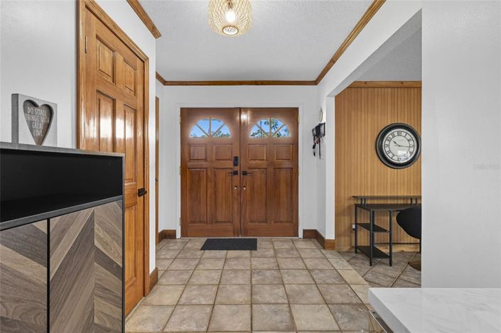 Image No.6-5 Bed Property for sale