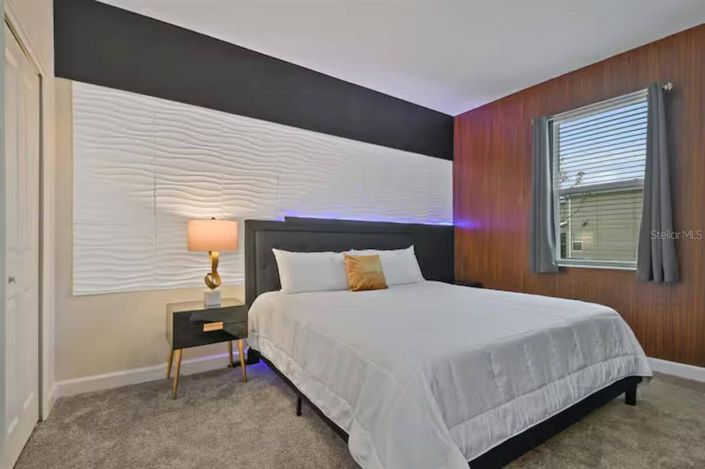 Image No.19-8 Bed Property for sale