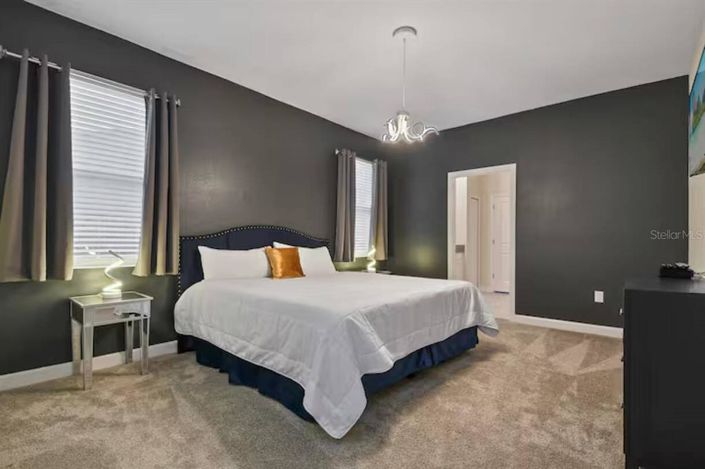 Image No.22-8 Bed Property for sale