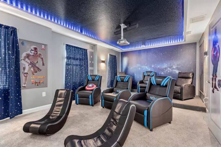 Image No.29-8 Bed Property for sale