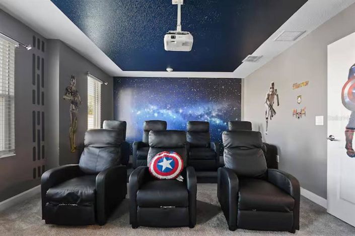 Image No.32-8 Bed Property for sale