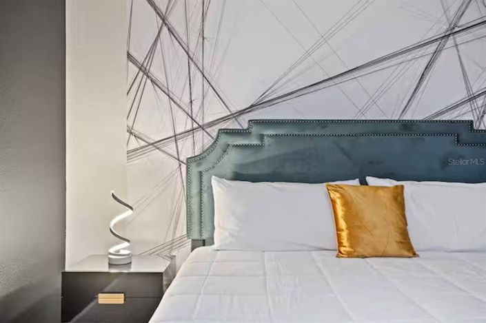 Image No.33-8 Bed Property for sale