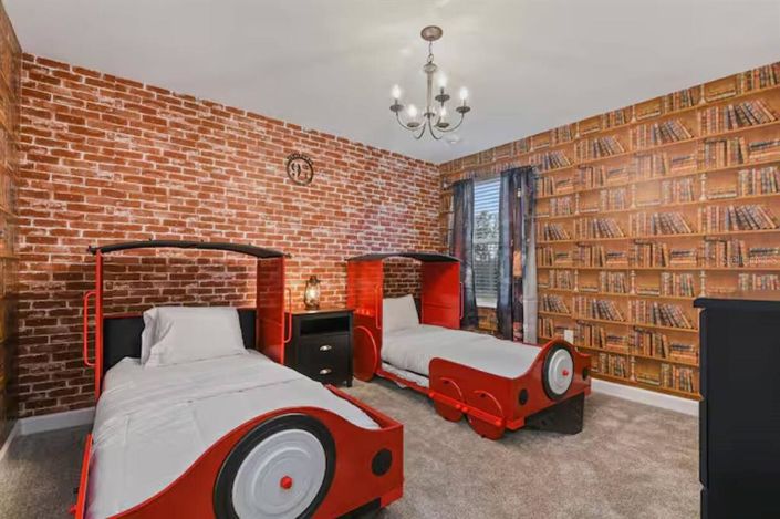 Image No.42-8 Bed Property for sale