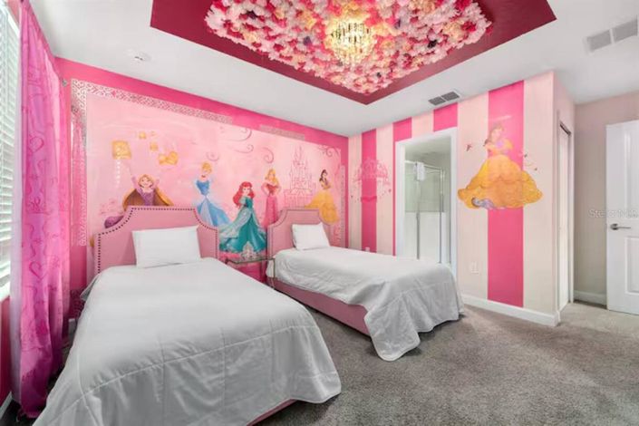 Image No.45-8 Bed Property for sale