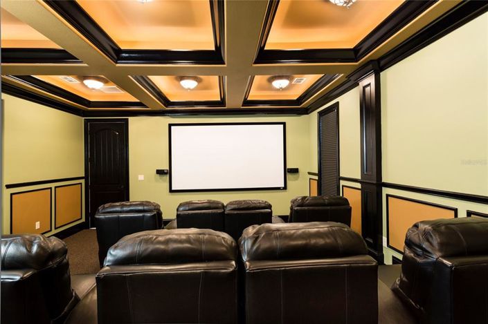 Image No.16-12 Bed Property for sale