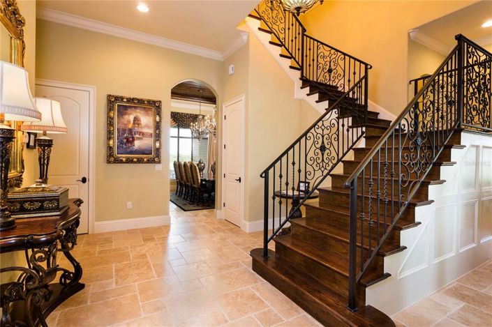 Image No.3-12 Bed Property for sale